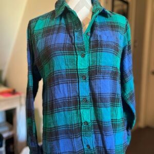 American Eagle Outfitters Green Plaid Shirt XS